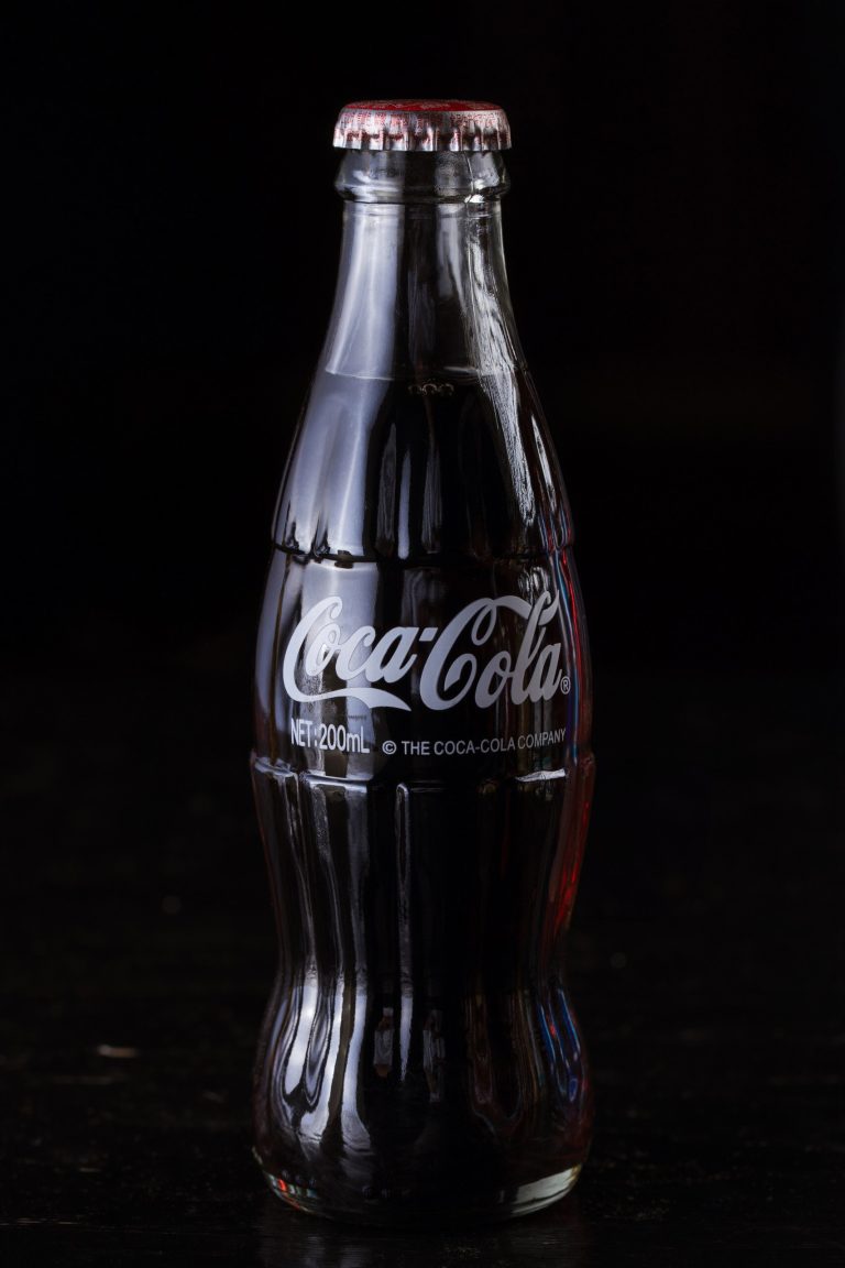 Coca-Cola Original — доставка в Владивосток